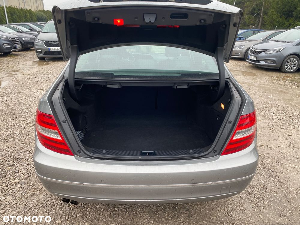 Mercedes-Benz Klasa C 180 (BlueEFFICIENCY) Avantgarde - 35