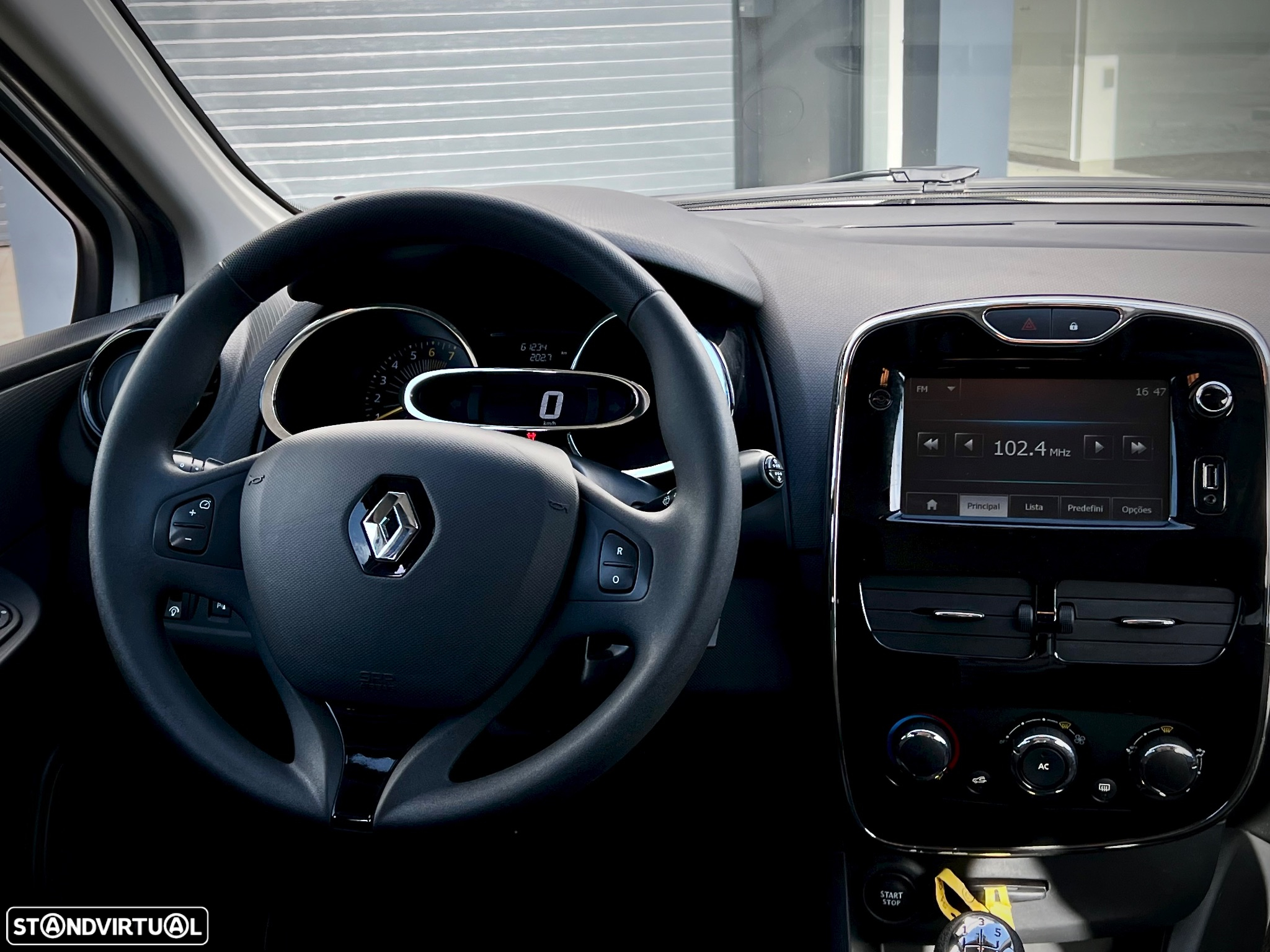 Renault Clio Sport Tourer 0.9 TCE Luxe - 9