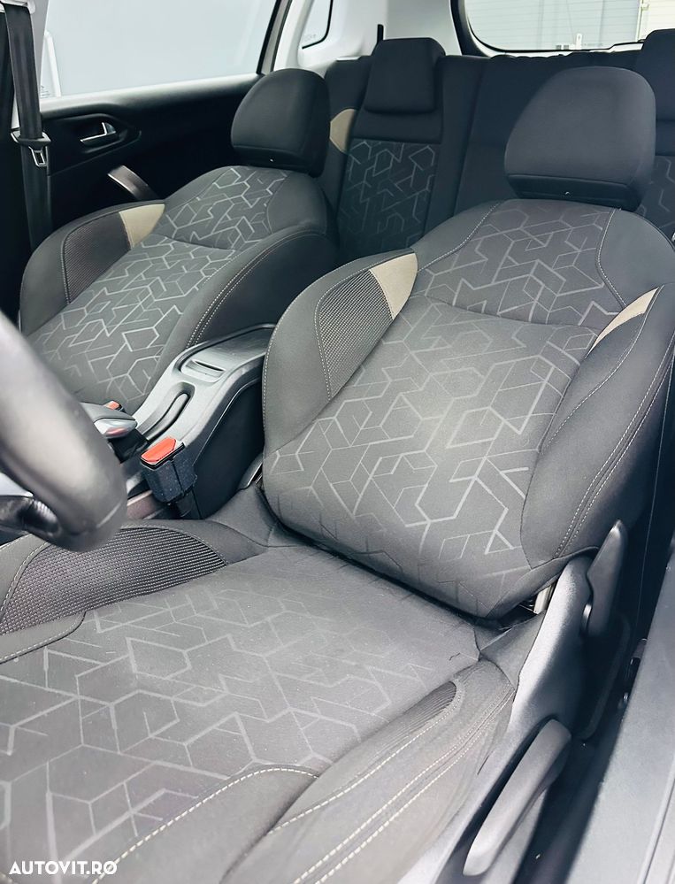 Peugeot 2008 PureTech 82 Style - 16