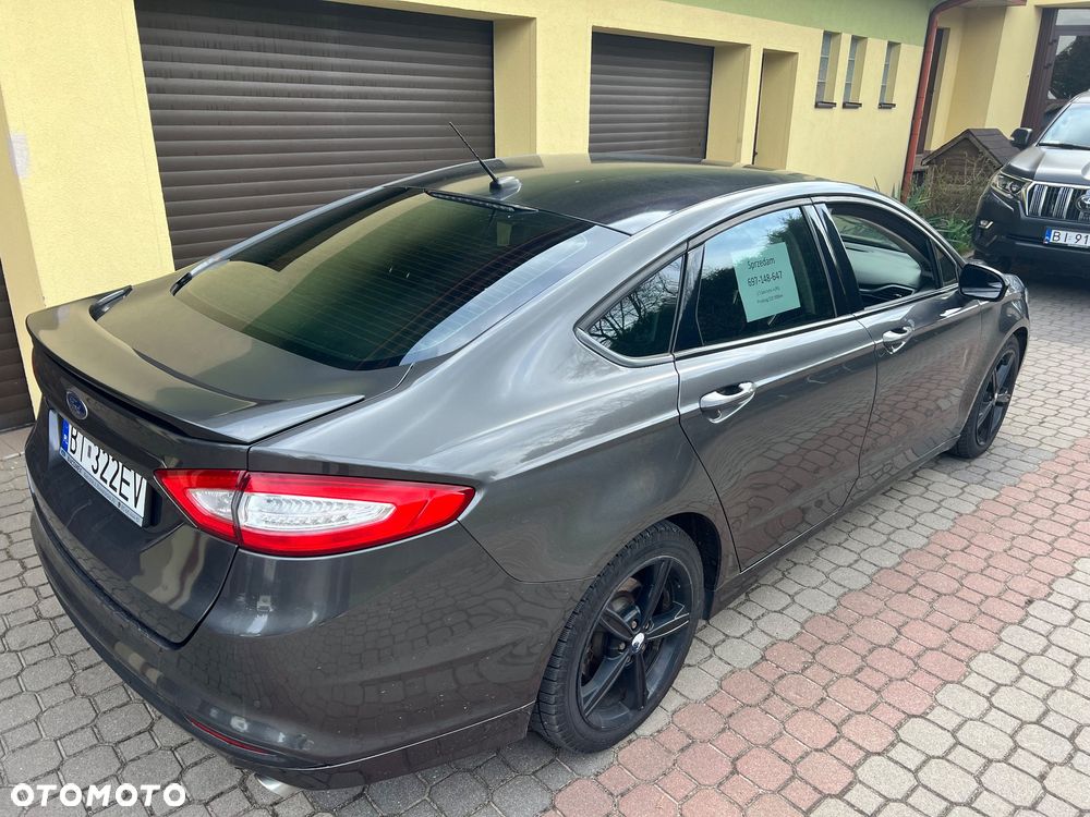 Ford Fusion - 4