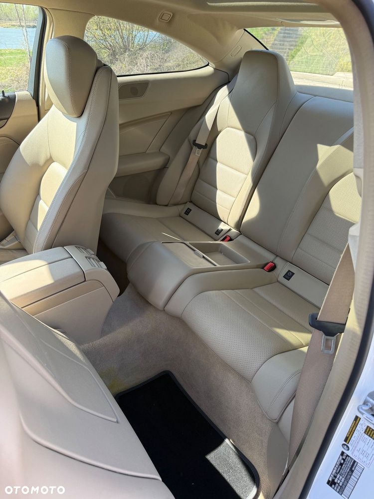 Mercedes-Benz Klasa C 250 CGI BlueEff - 12