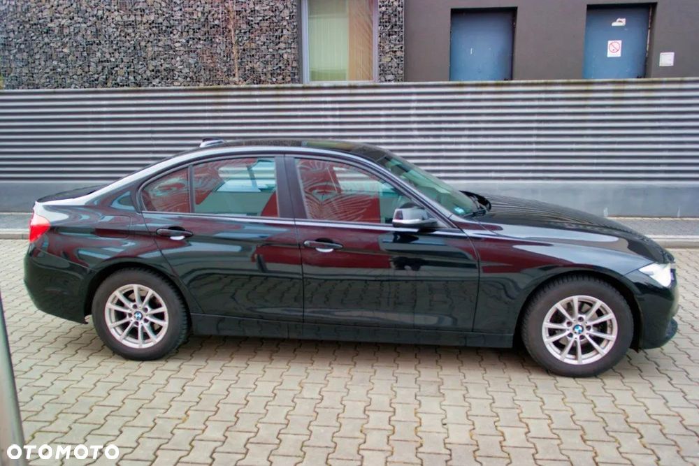 BMW Seria 3 318i - 6