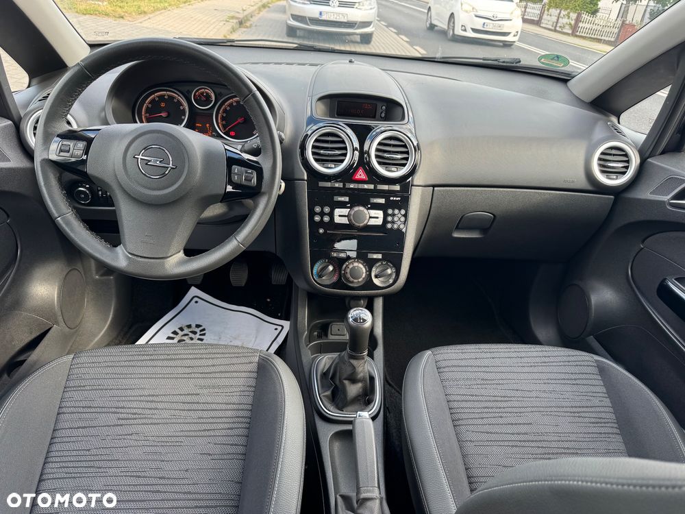 Opel Corsa 1.2 16V Edition / Active - 9