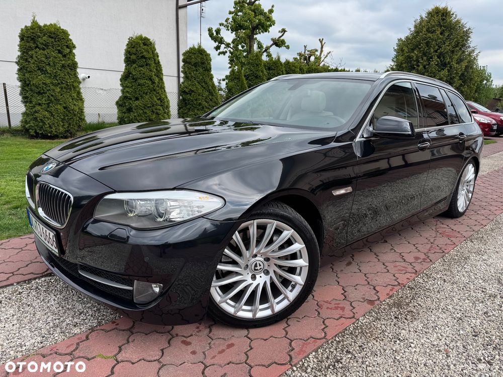 BMW Seria 5 525d Sport-Aut Luxury Line - 2