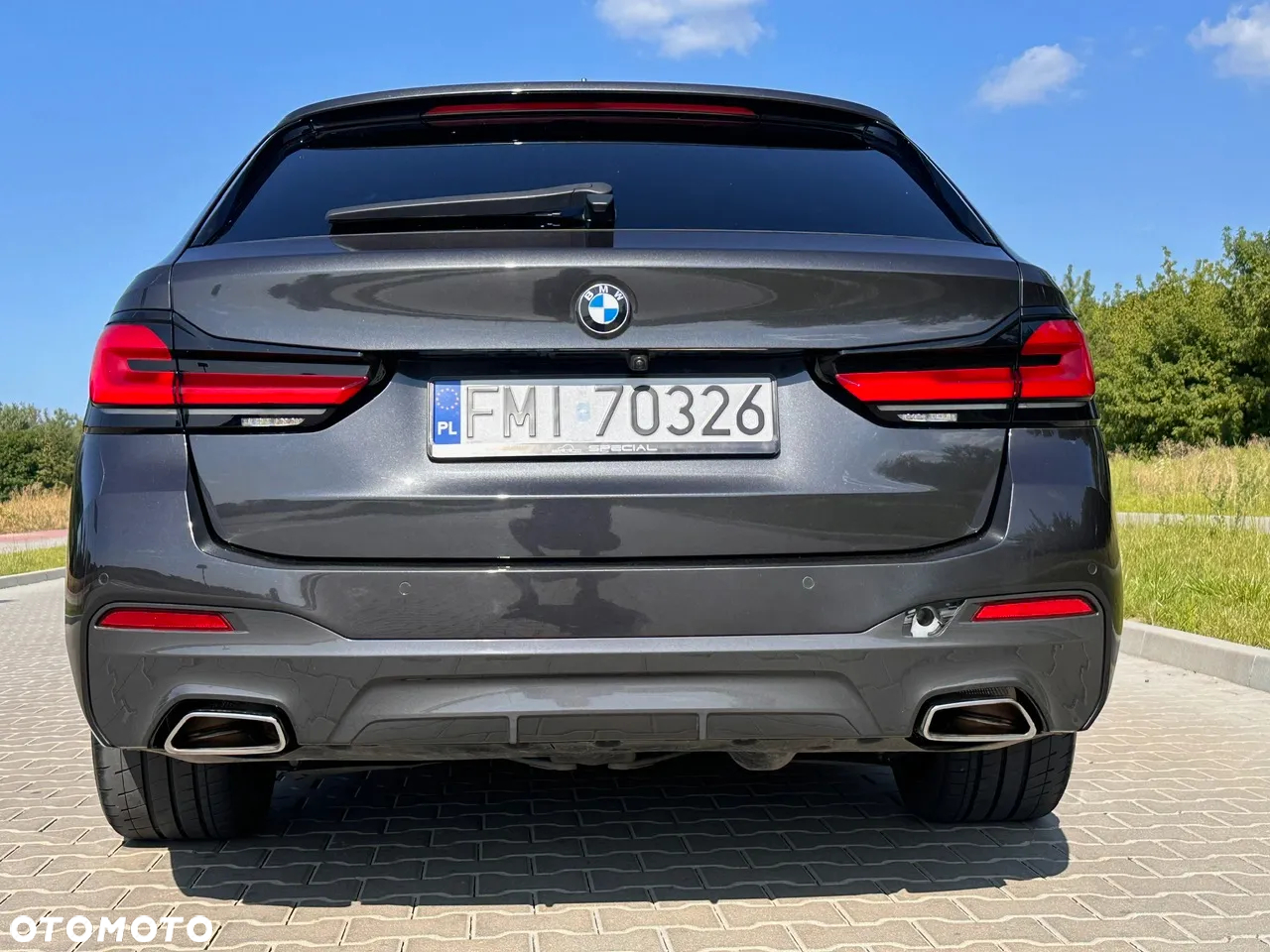 BMW Seria 5 520d xDrive Touring M Sport Edition - 12