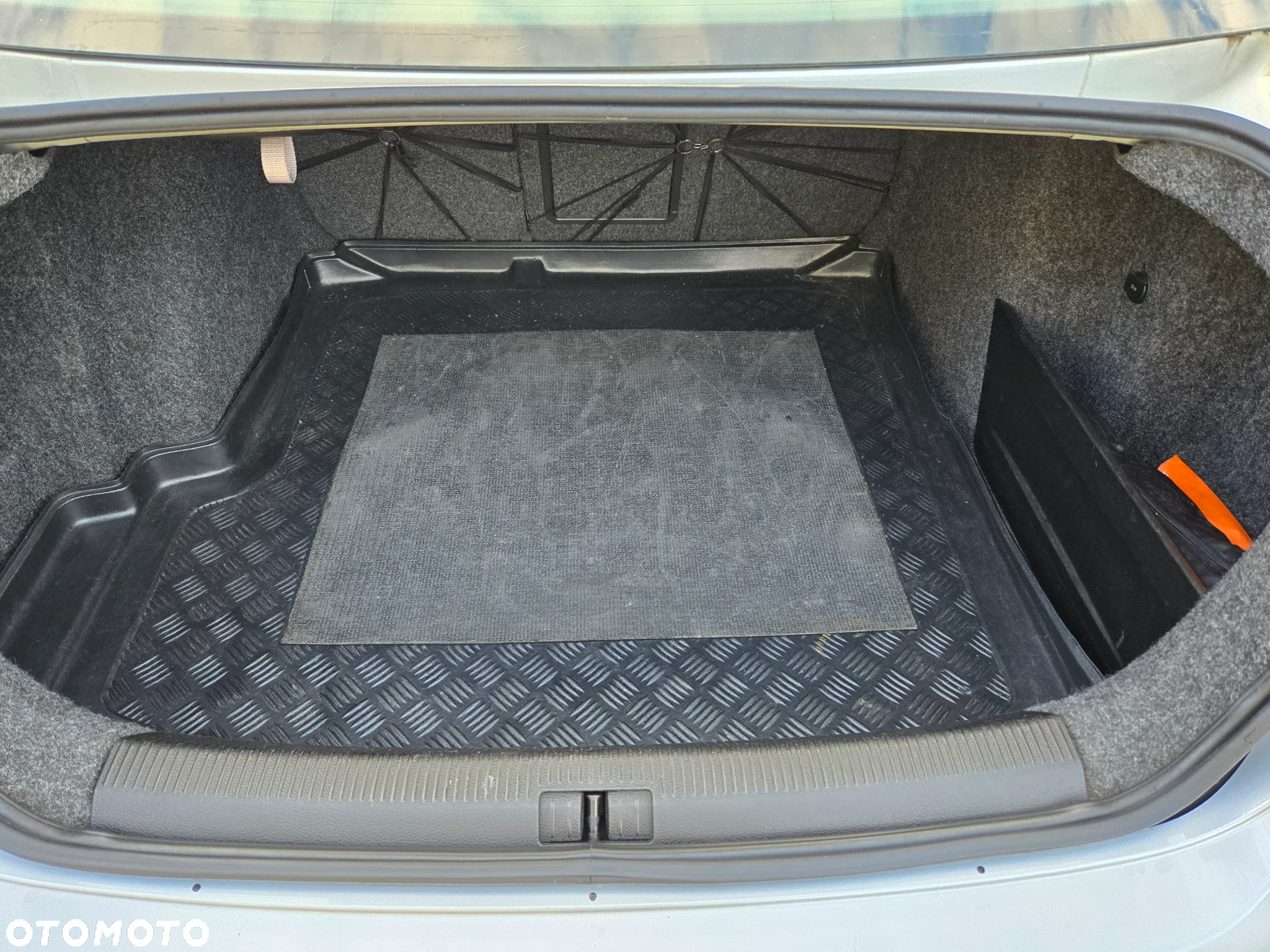 Volkswagen Jetta 2.0 TDI DPF Comfortline - 28