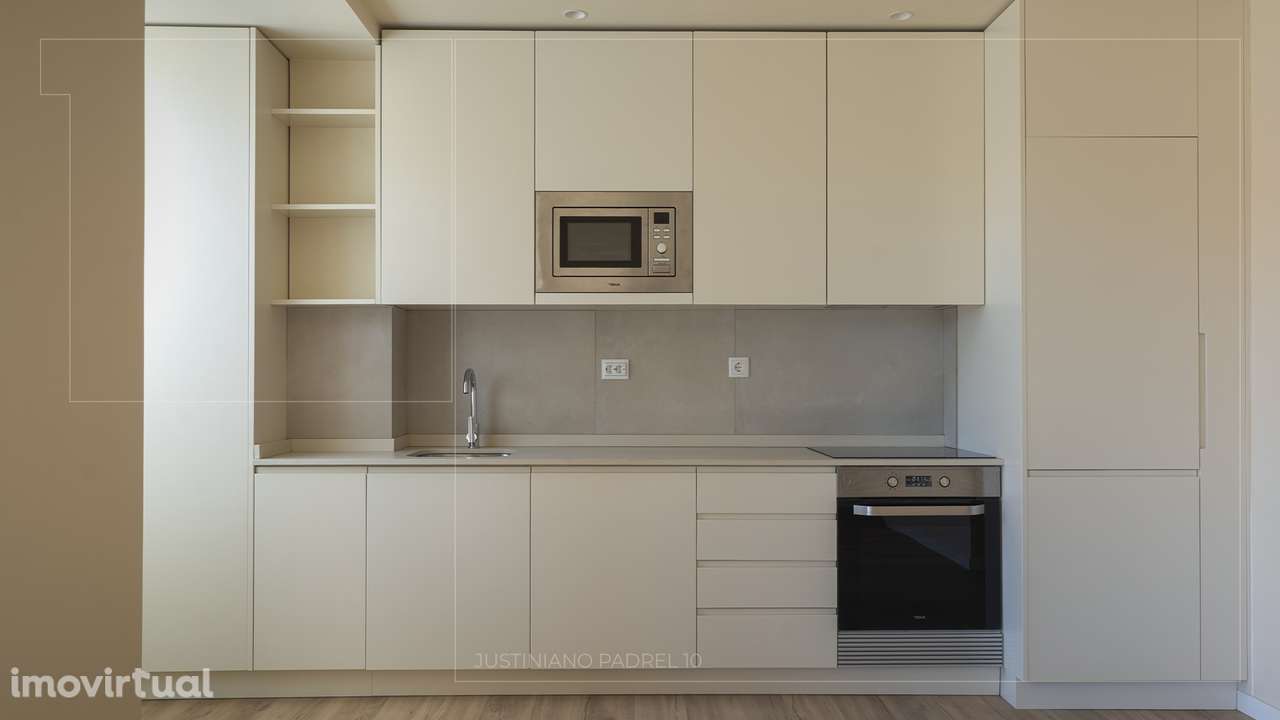 T2 RENOVADO C/ VISTA LATERAL RIO | PRÉDIO REQUALIFICADO C/ ELEVADOR - Grande imagem: 4/19