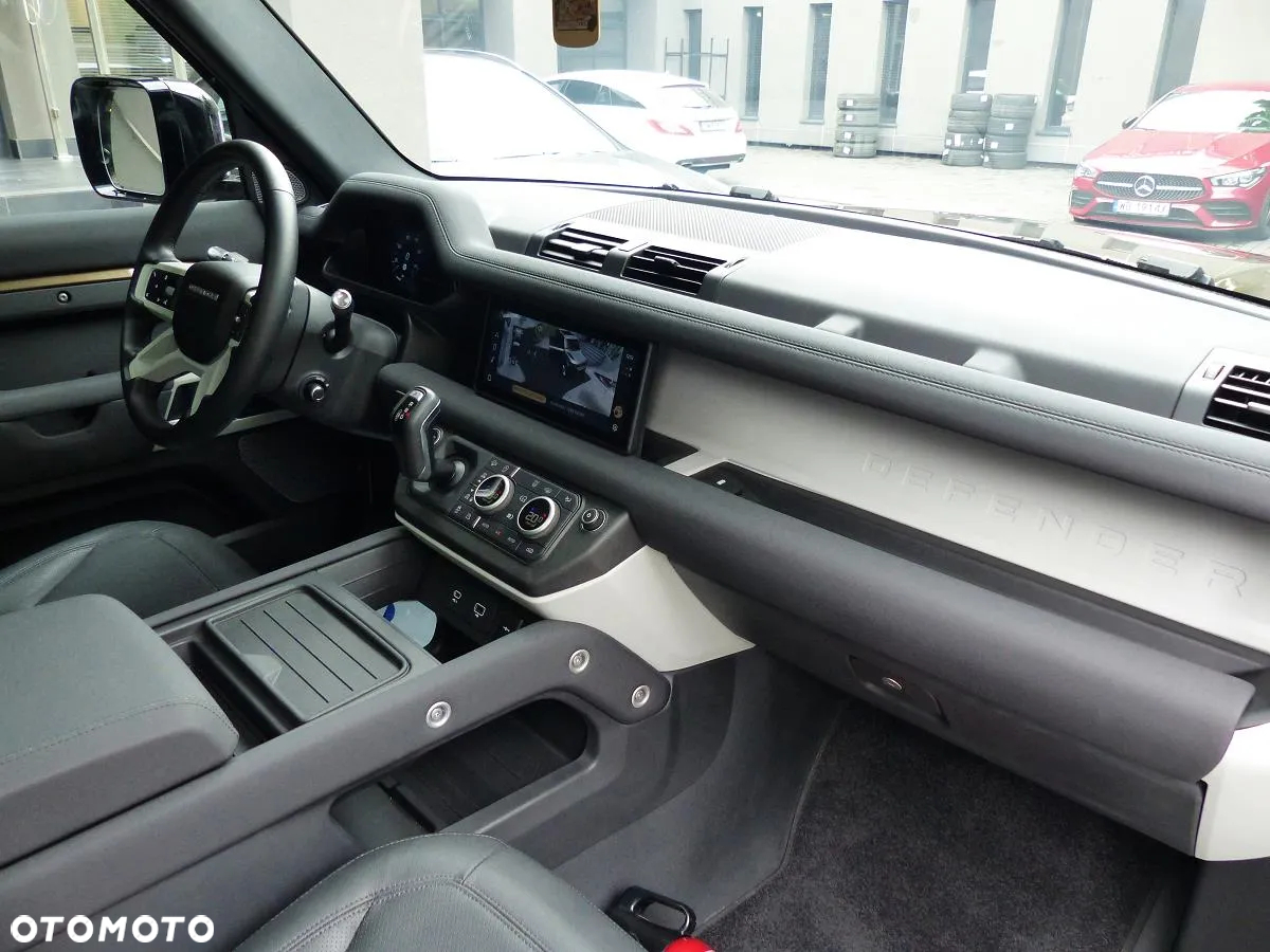 Land Rover Defender 110 P400 First Edition - 15