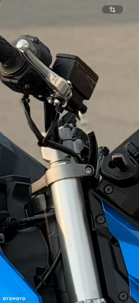Suzuki GSX - 16