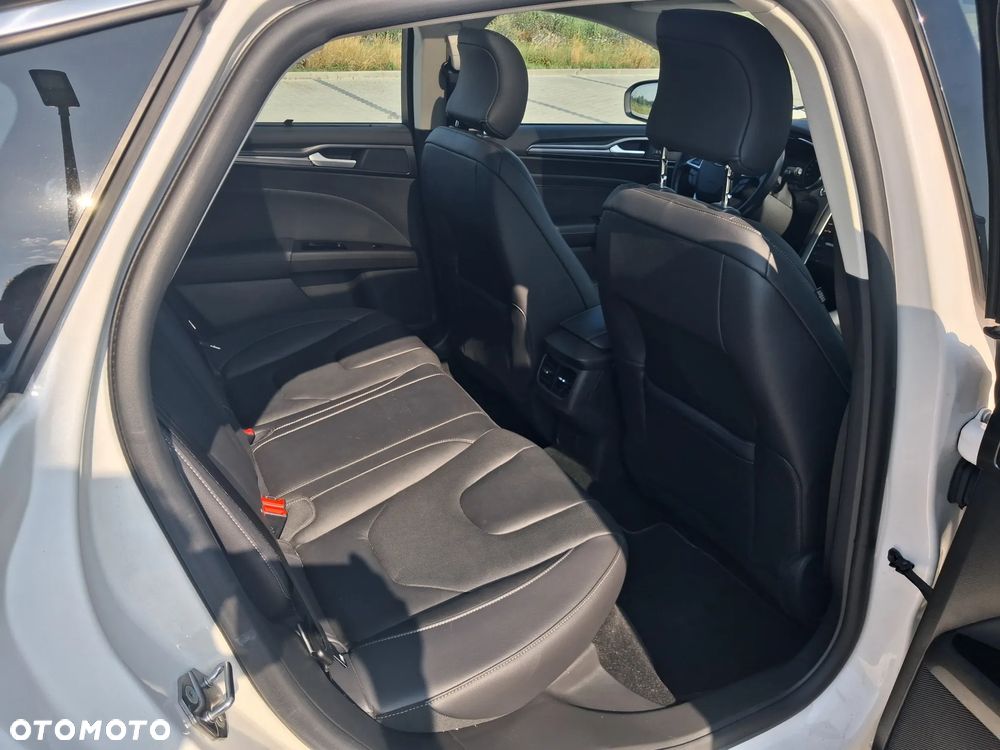 Ford Mondeo 2.0 EcoBlue Titanium - 29