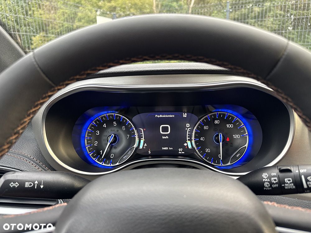 Chrysler Pacifica - 9