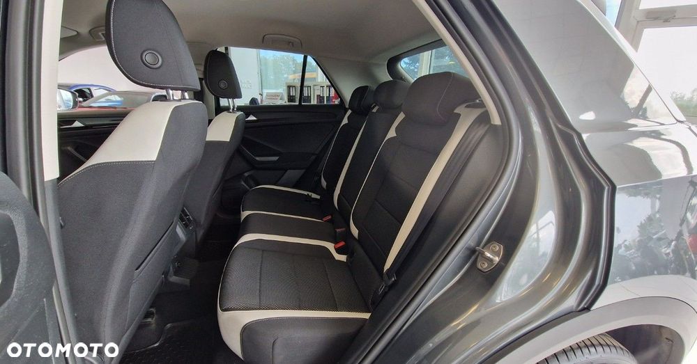 Volkswagen T-Roc - 21