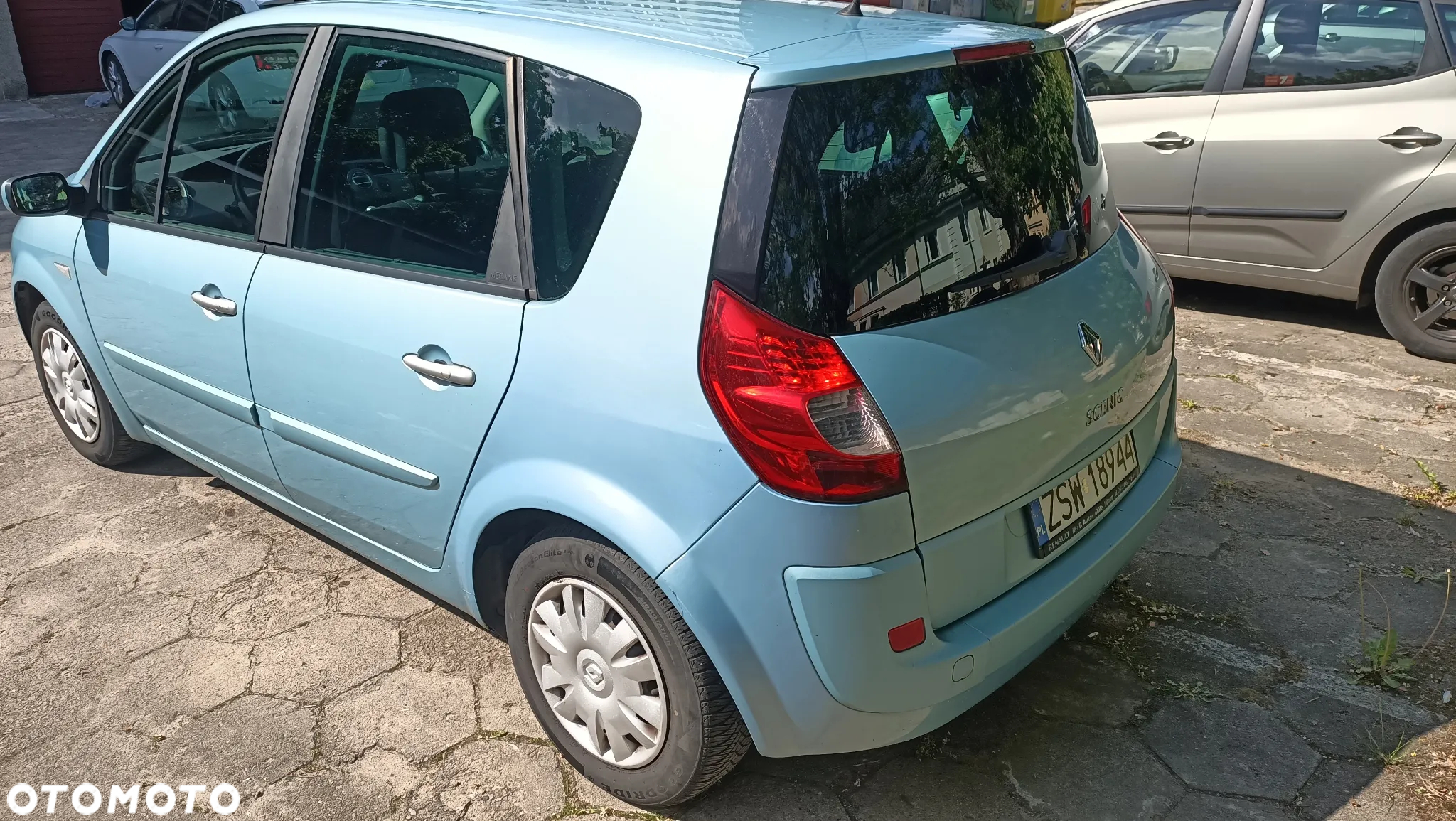 Renault Scenic 1.6 16V Authentique - 4