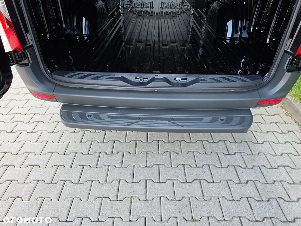 Mercedes-Benz Sprinter 317 CDI Furgon PRO długi 4325 mm L3H2 - 14
