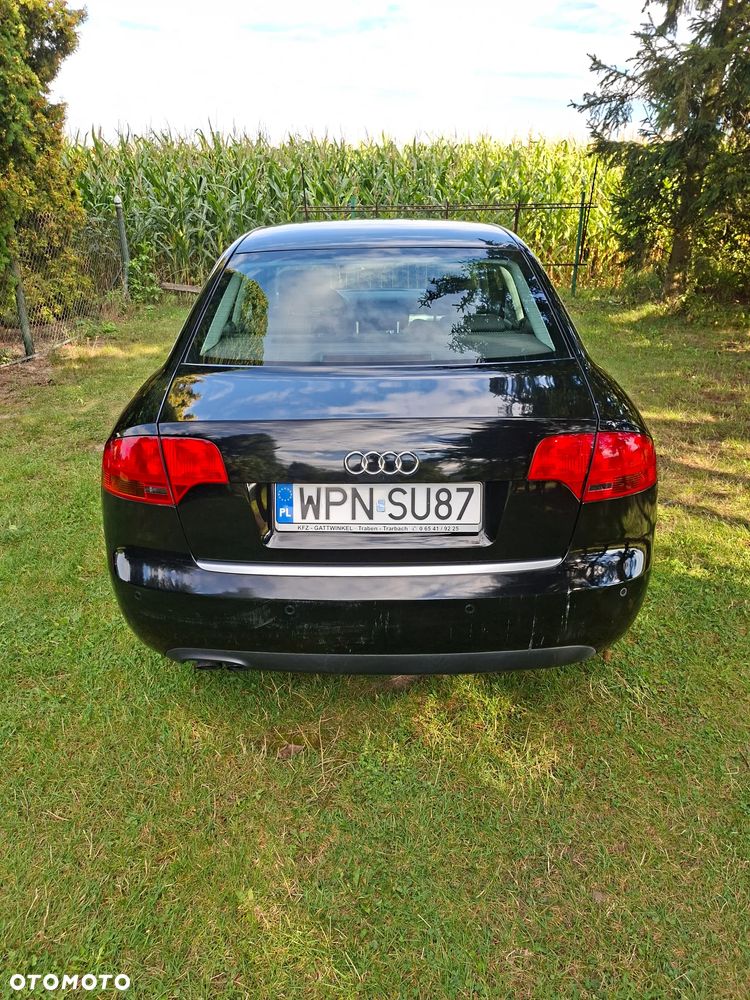 Audi A4 Limousine - 3