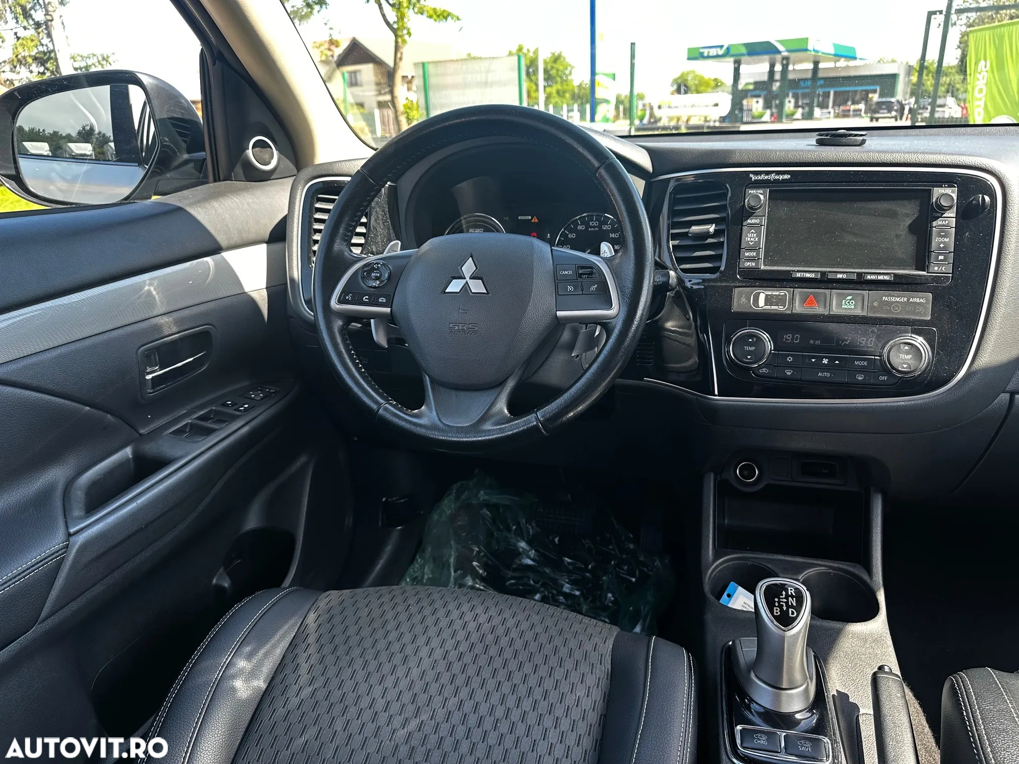 Mitsubishi Outlander 2.0 4WD Plug-In Hybrid Plus - 5