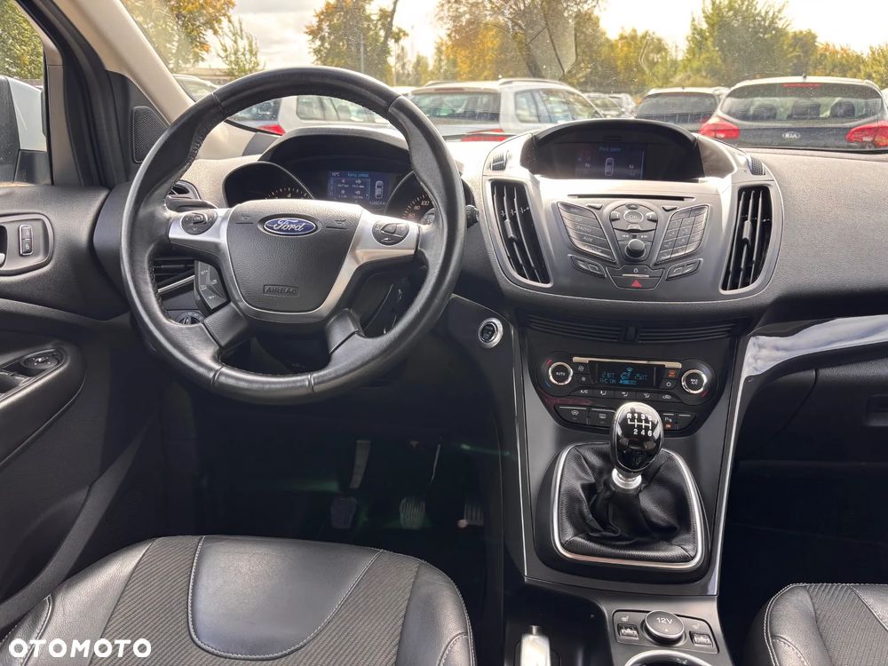 Ford Kuga 1.6 EcoBoost 2x4 Titanium - 25