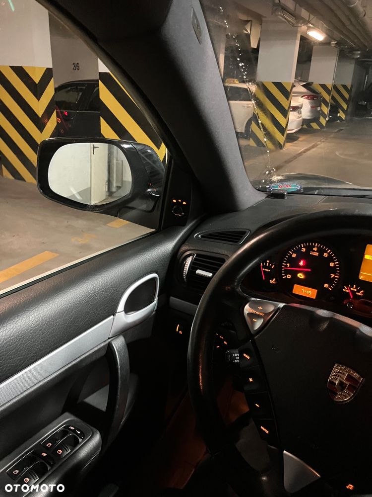 Porsche Cayenne - 11