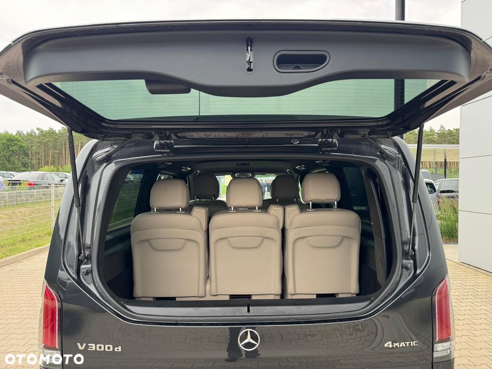 Mercedes-Benz Klasa V 300 d 4-Matic 9G-Tronic Exclusive (d³ugi) - 17