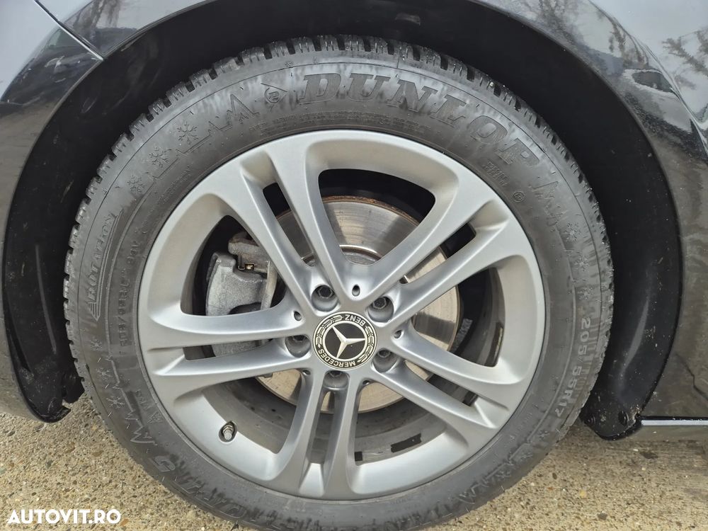 Mercedes-Benz A 200 Sedan 7G-DCT - 24