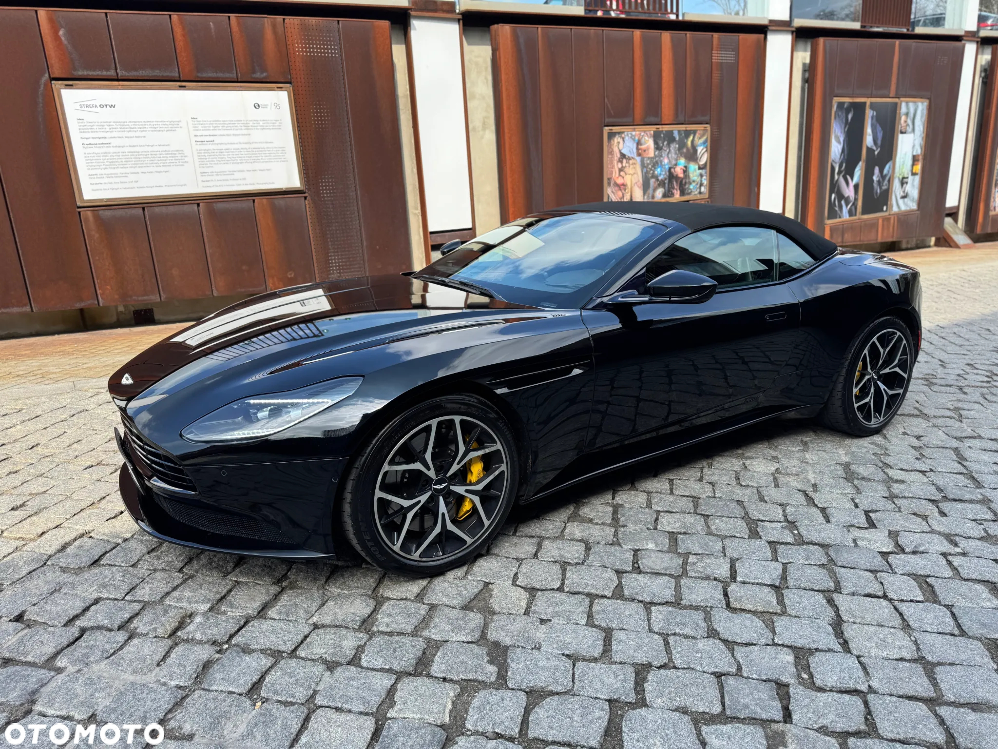 Aston Martin DB11 - 20