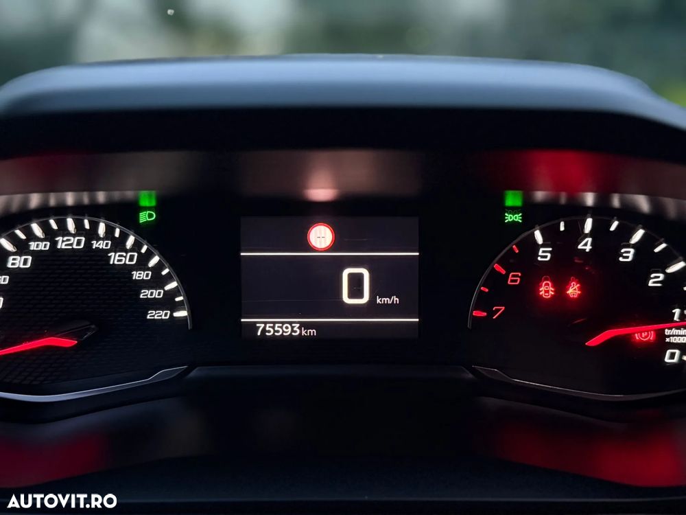 Peugeot 2008 PureTech 100 Stop&Start Allure Pack - 8