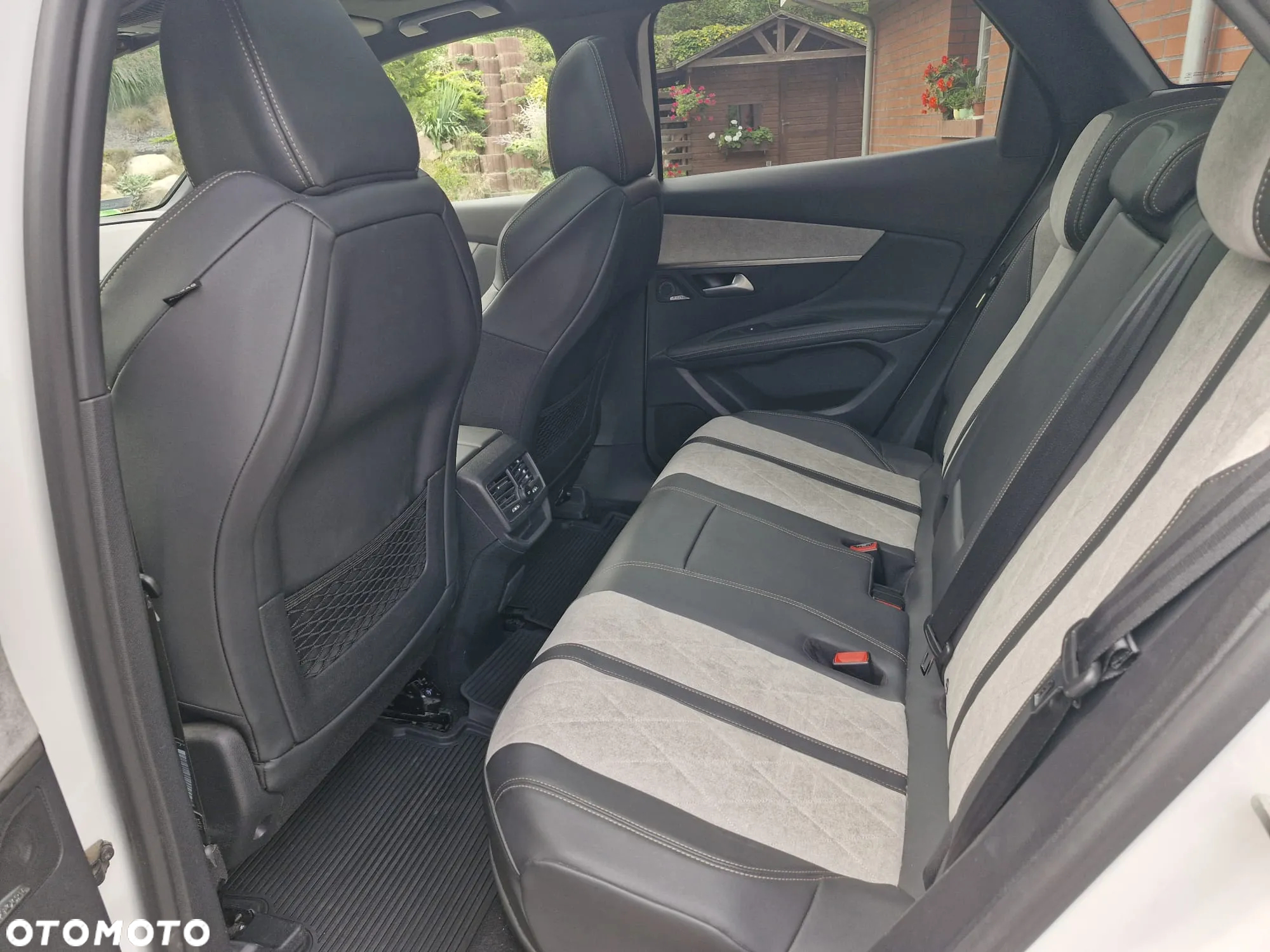 Peugeot 3008 1.6 PureTech Hybrid4 PHEV GT S&S EAT8 - 8
