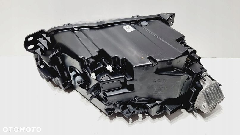 REFLEKTOR PRAWY LEWY MID LED VOLVO XC40 EUROPA - 10
