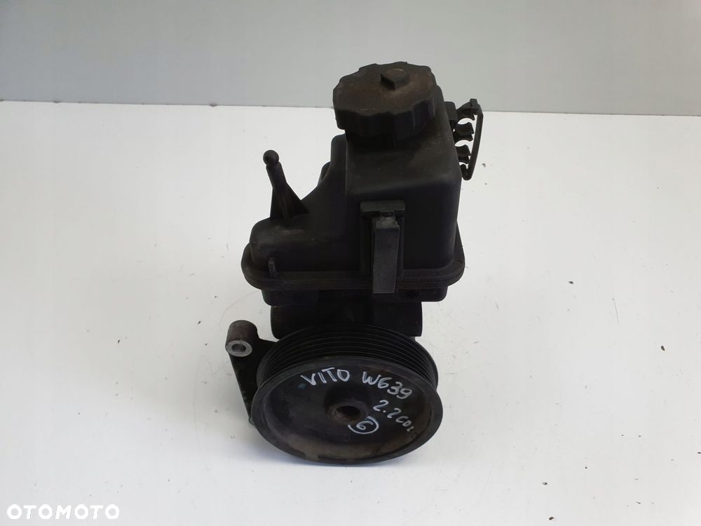Mercedes Sprinter 906 2.2 CDI POMPA WSPOMAGANIA A0064667801 - 3