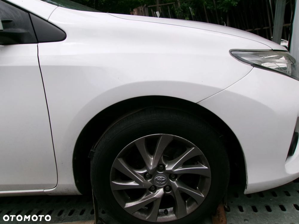 BŁOTNIK PRAWY LEWY PRZÓD TOYOTA AURIS II  12-18  040 - 1