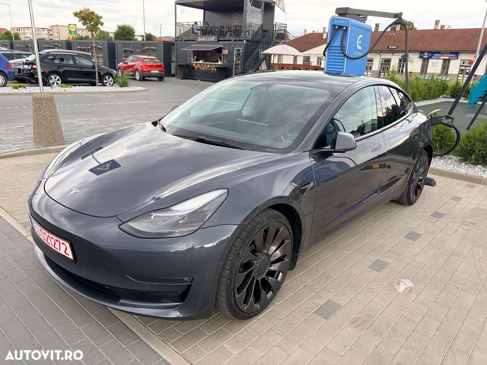 Tesla Model 3 - 3