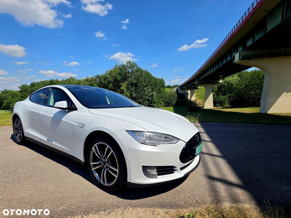 Tesla Model S - 19