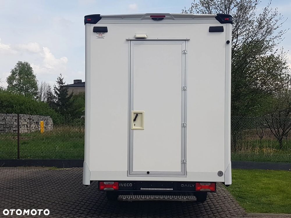 Iveco DAILY KONTENER NISKOPODŁOGOWY 4,43x2,23x2,42 SKLEP FOODTRUCK BAR KLIMA KONIOWÓZ KAMPER - 16