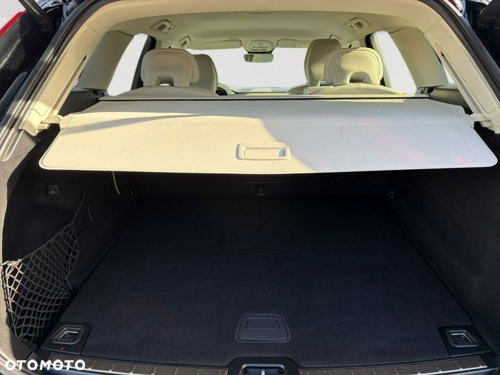 Volvo XC 60 B5 B AWD Plus Bright - 29