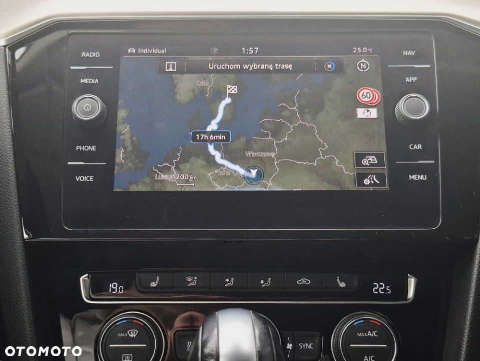 Volkswagen Passat - 32