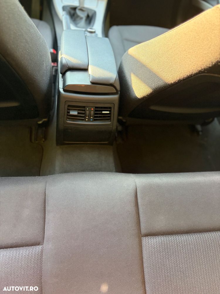BMW Seria 3 320d - 27