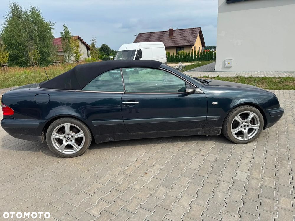 Mercedes-Benz CLK - 9