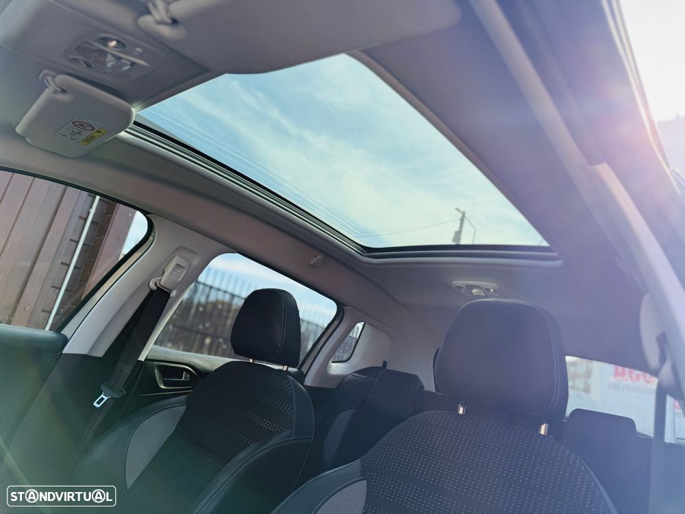 Peugeot 2008 1.2 PureTech Allure - 13