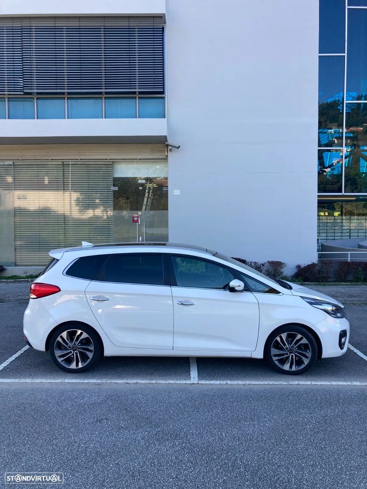 Kia Carens - 5