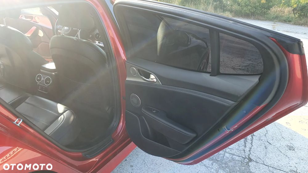 Kia Stinger 3.3 T-GDI V6 GT AWD - 14