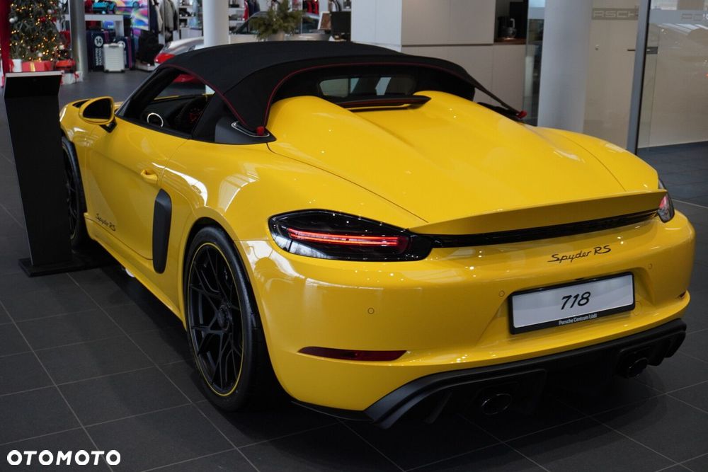 Porsche 718 Spyder - 17