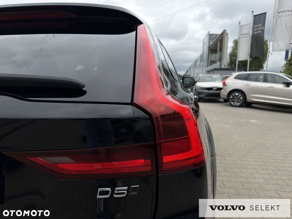 Volvo V90 Cross Country - 33