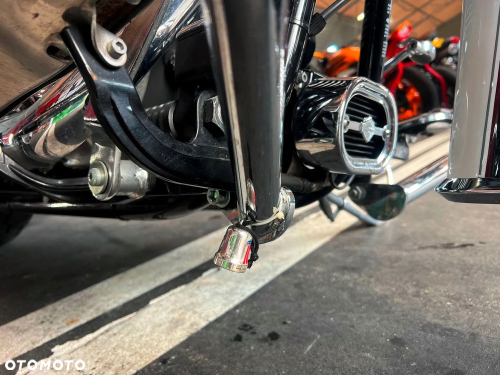 Harley-Davidson Softail Deluxe - 36