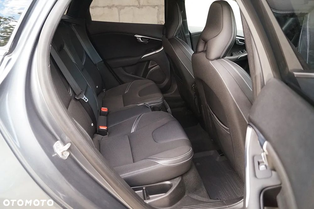 Volvo V40 D3 Summum - 27