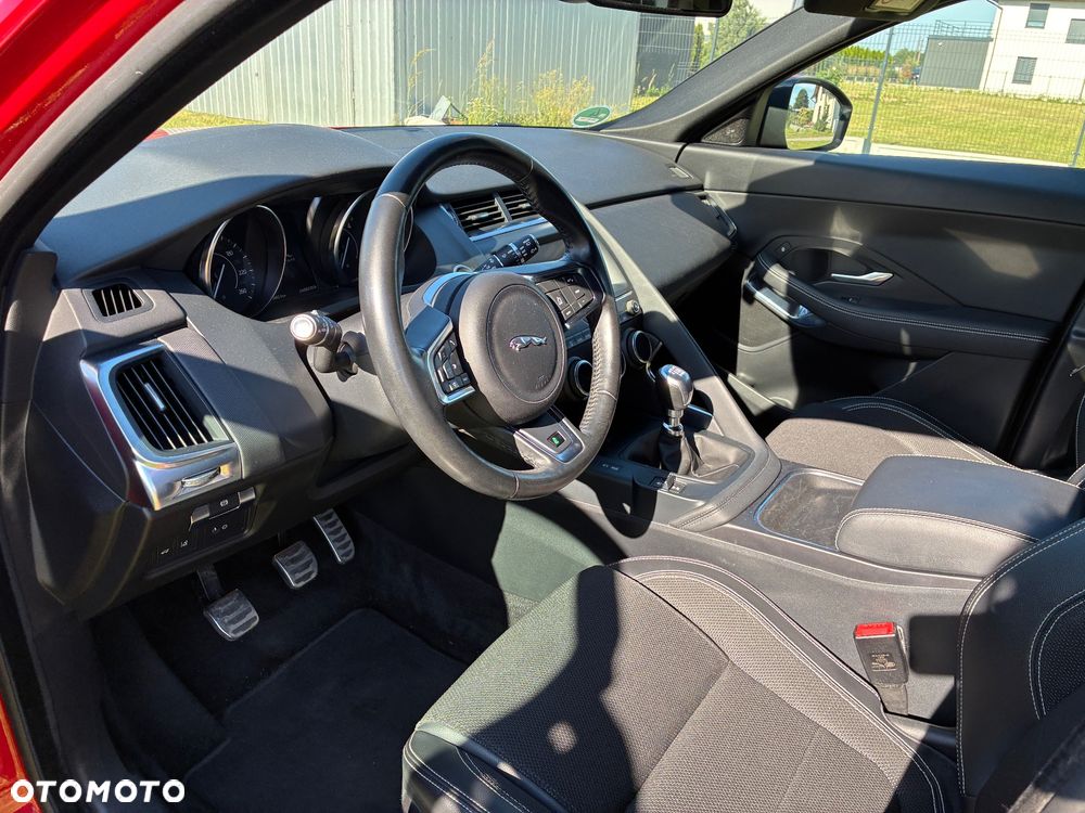 Jaguar E-Pace 2.0 i4D FWD R-Dynamic - 10
