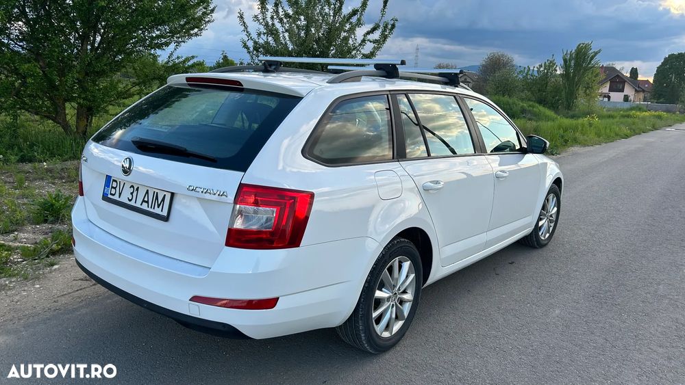 Skoda Octavia 1.6 TDI AMBITION - 8