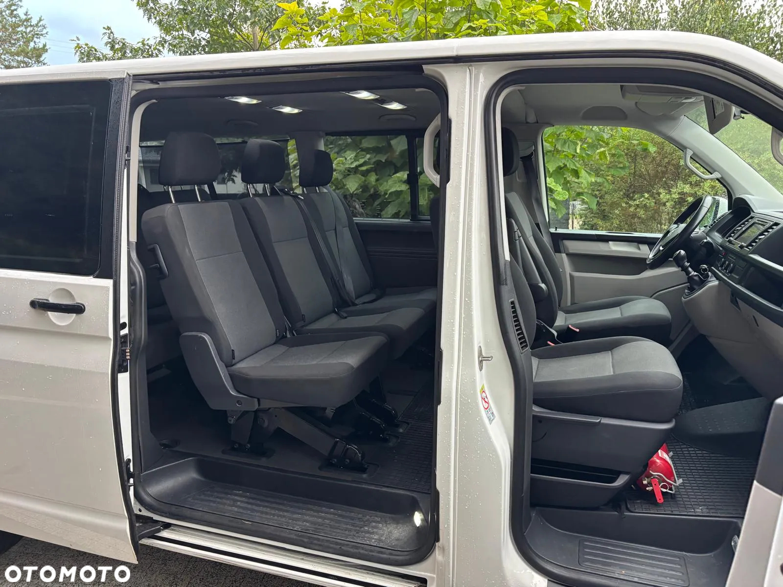 Volkswagen Caravelle - 15