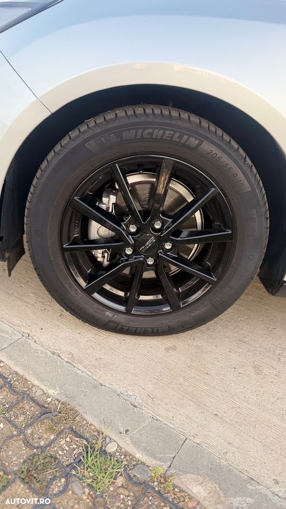 Ford Focus 1.0 EcoBoost Trend Edition - 28