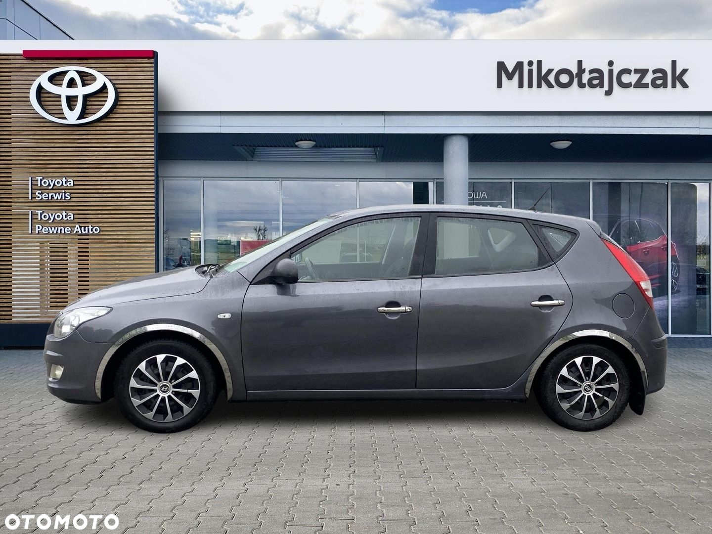 Hyundai i30 1.4 Base + - 9