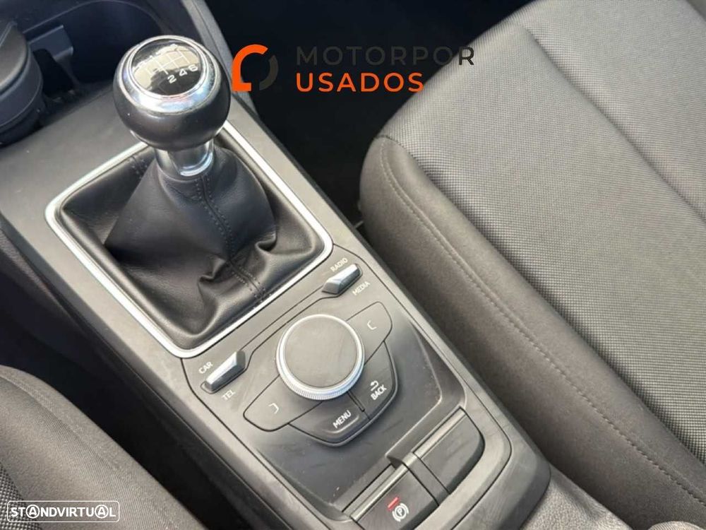 Audi Q2 1.6 TDI Design - 18
